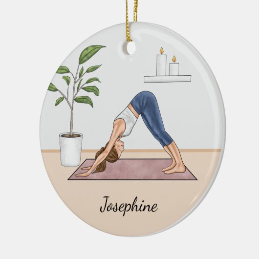 Downward Dog Pose Yoga Vrouw en aangepaste naam Keramisch Ornament (Links)