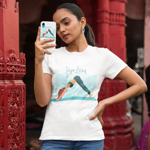 Downward Dog Yoga Pose - Minimalistisch aangepast  T-shirt