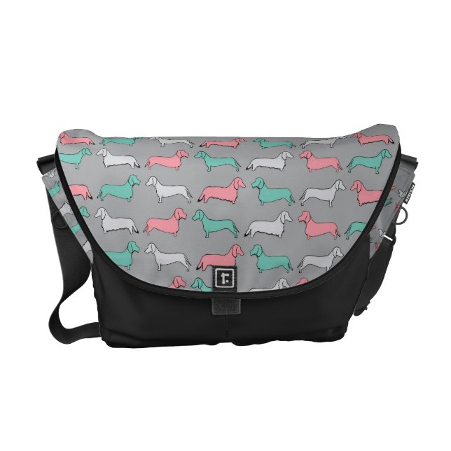 Doxie Dash - Roze Messenger Bag (voorkant)