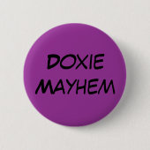 Doxie Mayhem Ronde Button 5,7 Cm (Voorkant)