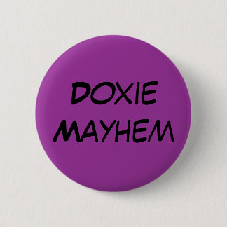 Doxie Mayhem Ronde Button 5,7 Cm