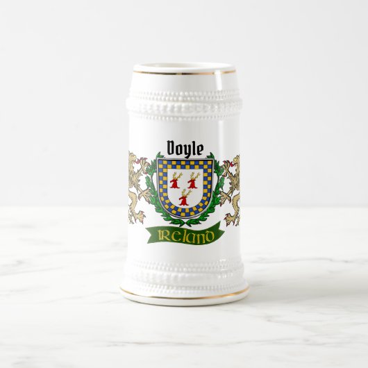 Doyle/O'Doyle Irish Shield Gepersonaliseerde Bier Bierpul (Center)
