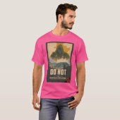 Dr. Doom Psa Travel Poster T-shirt (Voorkant volledig)
