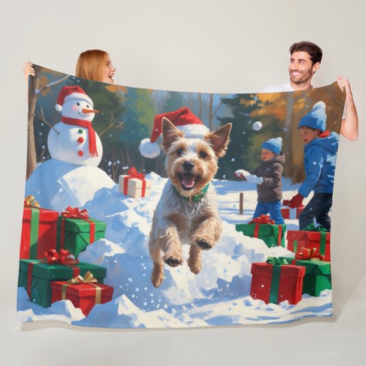 Draad Fox Terrier loopt door sneeuw met Kerstmuts Fleece Deken (In situ)