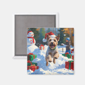 Draad Fox Terrier loopt door sneeuw met Kerstmuts Magneet (Voorkant / Achterkant)