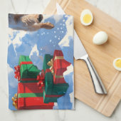 Draad Fox Terrier loopt door sneeuw met Kerstmuts Theedoek (Quarter Fold)