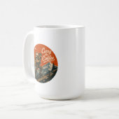 Draag de Coffee Vintage Adventure Mok (Voorkant links)