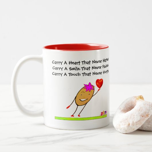 Draag een hart dat nooit haat tweekleurige koffiemok (Met donut)