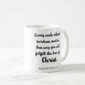 Draag elkaars Burdens Mok (Voorkant rechts)