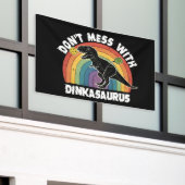 Draag geen grapjes uit met Dinkasaurus Pickleball Spandoek (Buitenkant Gebouw)