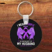 Draag Paarse ter nagedachtenis aan mijn man Alzhei Sleutelhanger (Voorkant)