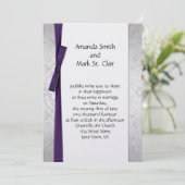 Draagbare Silver Damask Paarse Ribbon Bodembruildi Kaart (Staand voorkant)