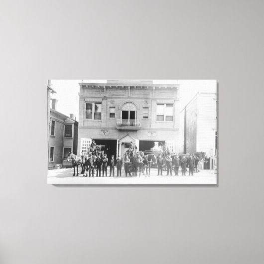 Draagland, OF Paarden met vuurstation en Mannen Canvas Afdruk (Voorkant)