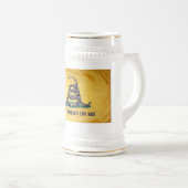 Draai me niet tegen de Tea Party Flag Beer Stein Bierpul (Voorkant rechts)