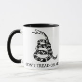 Draai me niet tegen Mok Snake (Links)