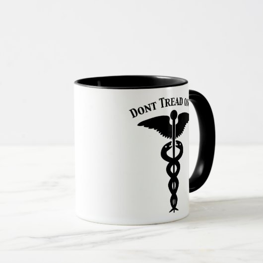 Draai ons niet op Caduceus Mok (Voorkant rechts)