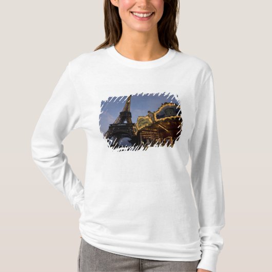 Draaimolen bij de Eiffeltoren in de avond, T-shirt (Voorkant)
