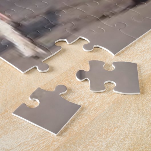 Draaimolen op de kermis in een oude Franse stad Legpuzzel (Zijkant)