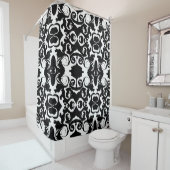 Draaipatroon in zwart-wit douchegordijn (In situ)