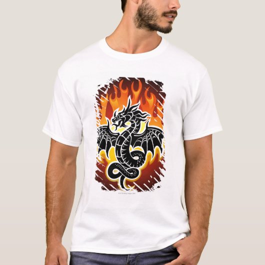 Draak met vlammen op de achtergrond t-shirt (Voorkant)