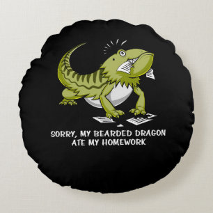 Draak op mijn thuiswerk rond kussen