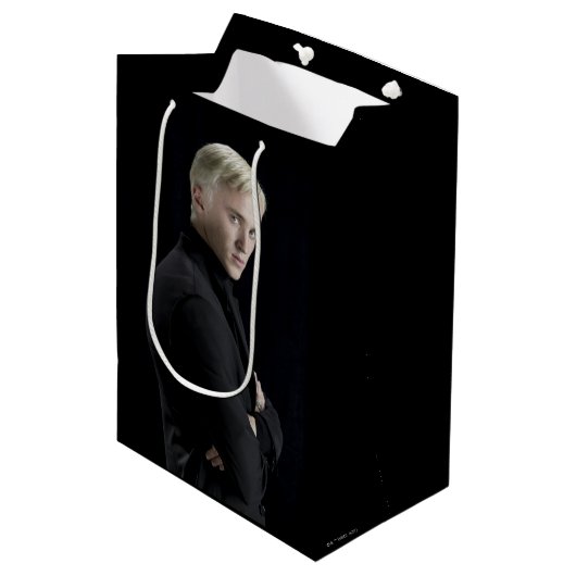 Draco Malfoy Arms Crossed Medium Cadeauzakje (Voorkant Gekanteld)