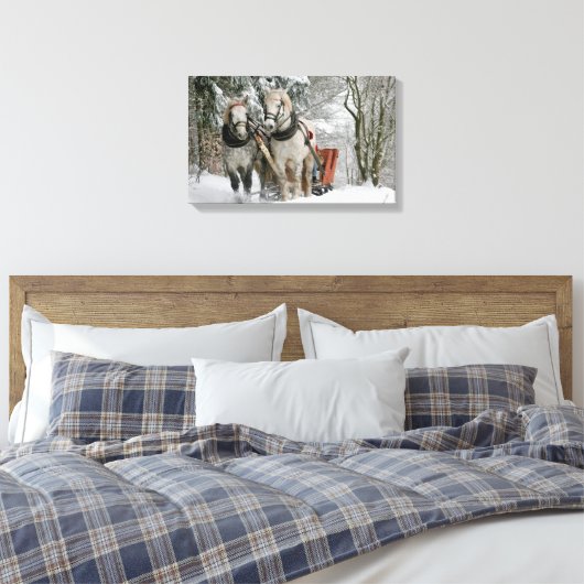 Draft Horses Pulling Sleigh Canvas Afdruk (Insitu (Slaapkamer))
