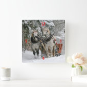 Draft Horses Pulling Sleigh Vierkante Klok (Huis)