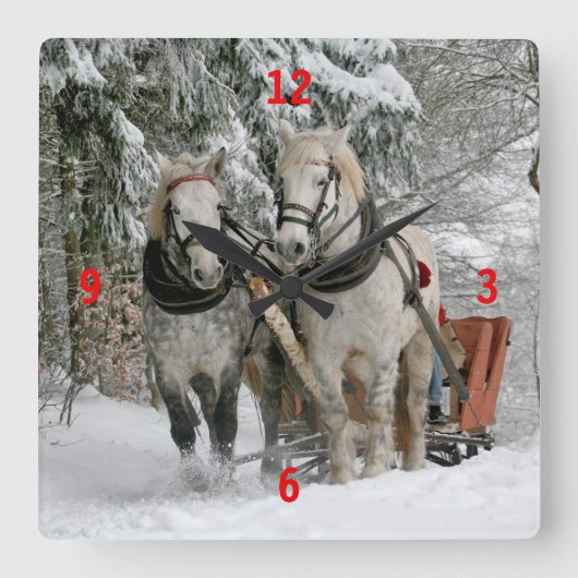 Draft Horses Pulling Sleigh Vierkante Klok (Voorkant)