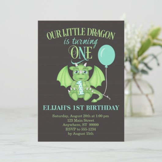 Dragon 1e verjaardag uitnodiging w / optionele fot (Staand voorkant)