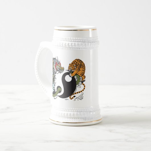 dragon en tijger yin yang symbool bier stein bierpul (Voorkant links)