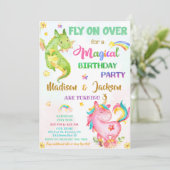 Dragon en unicorn verjaardagsuitnodiging kaart (Staand voorkant)