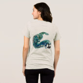 Dragon in the Waves – Abstracte oceaanenergie Tri-Blend Shirt (Achterkant volledig)