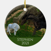 Dragon Meets Unicorn Fantasy Keramisch Ornament (Achterkant)