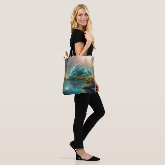 Dragon Tote Bag (Op model)