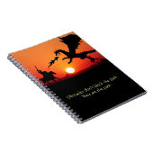 Dragon vs Knight Inspirerend Motivatie Notitieboek (Rechterzijde)