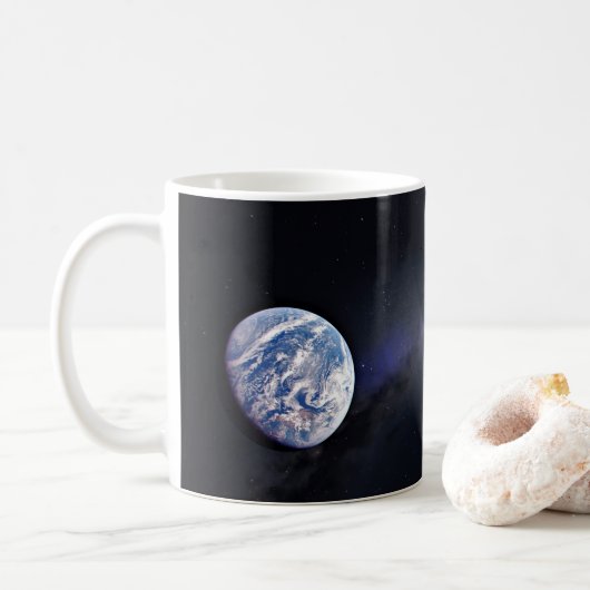 Dragon XL ruimtevaartuig met planeet Aarde op afst Koffiemok (Met donut)