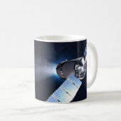 Dragon XL ruimtevaartuig met planeet Aarde op afst Koffiemok (Voorkant rechts)
