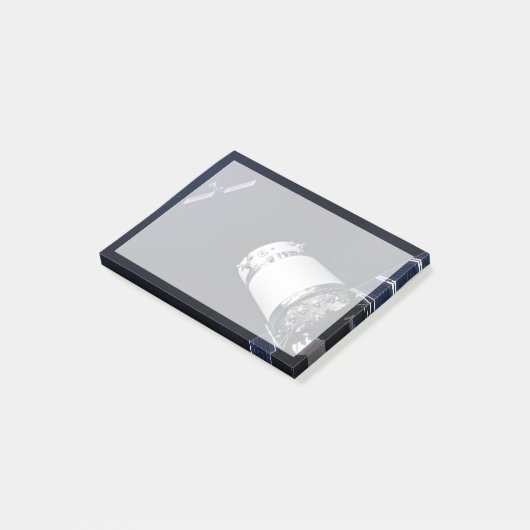 Dragon XL ruimtevaartuig nadert een maan gateway. Post-it® Notes (Schuin)