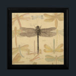 Dragonfly  Antiek Classic Natuur Cadeaudoosje<br><div class="desc">Dragonfly Antiek afbeelding van een libellen - Deze zoete libellen zijn een antiek afbeelding van een mooie libellen,  getrokken in zwart-wit,  met een achtergrond van zachte,  kleurrijke libellen tegen antiek papier.</div>