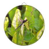 Dragonfly Blue en zwart op gras. Dartbord (Voorkant)