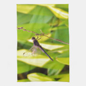 Dragonfly Blue en zwart op gras. Theedoek (Verticaal)