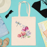 Dragonfly Flowers Waterverf Lente Zomer Tote Bag<br><div class="desc">Dit ontwerp werd gecreeerd door digitale kunst. Het kan worden gepersonaliseerd door de aanpassingsknoop te klikken en de kleur te veranderen, een naam, initialen of uw favoriete woorden toe te voegen. Neem contact met me op colorflowcreations@gmail.com als je dit ontwerp op een ander product wilt gebruiken. Koop mijn oorspronkelijke abstracte...</div>