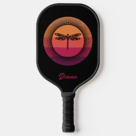 Dragonfly in Retro Sunset met naam Pickleball Paddle