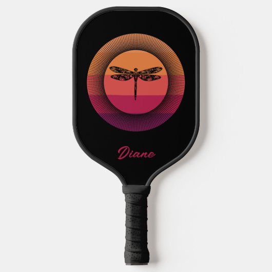 Dragonfly in Retro Sunset met naam Pickleball Paddle (Voorkant)