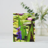 Dragonfly lotus en paarse bloem briefkaart (Staand voorkant)