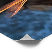 Dragonfly met zonlicht-gele vleugels poster (Hoek)