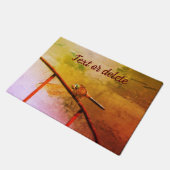 Dragonfly on Wire Fence Abstract gepersonaliseerd Deurmat (Schuin)