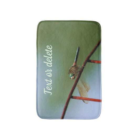 Dragonfly on Wire Fence Close up Personated Badmat (Voorkant Verticaal)