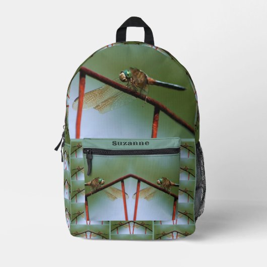Dragonfly on Wire Fence Personated Bedrukte Rugzak (Voorkant)